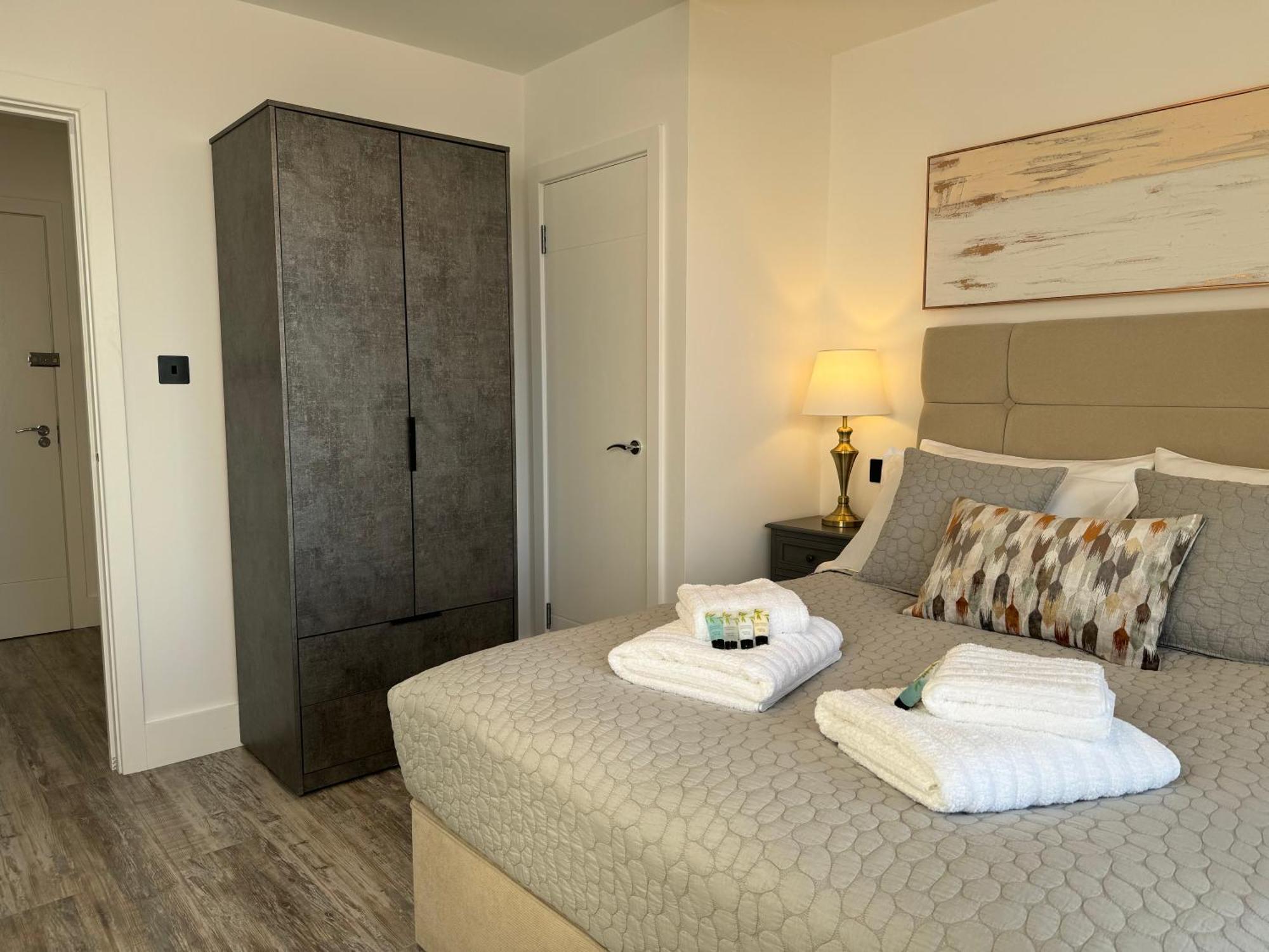Elegant One Bedroom Apartment 스윈던 외부 사진